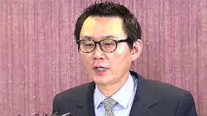 靑 관계자 "윤창중, 사건 무마 시도"&hellip;"조사 날조"