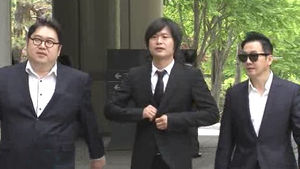 '나꼼수' 주진우, 영장실질심사 위해 법원 출석