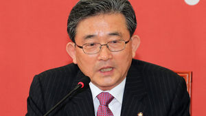 이한구 "당, 정부의 잘못 철저히 지적하고 시정해야"
