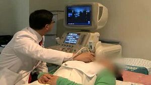 [건강] 목소리 변화 없는 갑상선암 치료법 등장