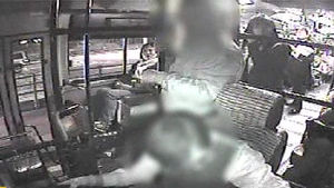 운전하는 버스 기사에 주먹질 현장&hellip;승객 아찔