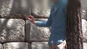 서울성곽이 재떨이?&hellip;담배꽁초에 곳곳 몸살