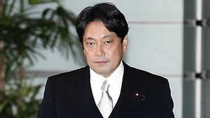 일본 방위상 "일본 우경화는 오해" 주장