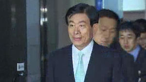 검찰, 원세훈 이름 적힌 '선물 리스트' 확보