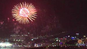 '칼라 이과수 폭포' 부산 불꽃축제서 첫 등장