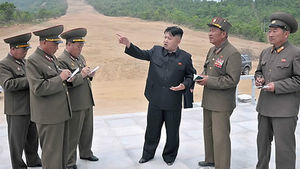 北 김정은, 협동농장 첫 시찰&hellip;온실 채소생산 독려