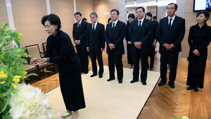 홍석현 회장 모친 빈소에 정&middot;재계 인사 조문행렬