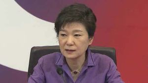 박 대통령 "과거 정부 문제 밝혀낼 필요 있다"