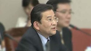 경찰 '성접대 의혹' 김학의 전 차관 체포영장 검토