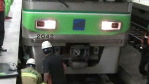 부산 지하철서 70대 노인 선로 추락&hellip;구사일생