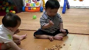 [건강] "36개월 이하 아이에겐 견과류 주지 마세요"