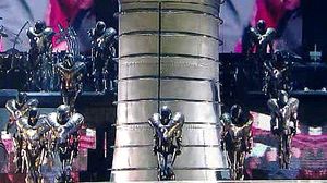 '팝의 황제' 마이클 잭슨, 서커스 통해 부활!