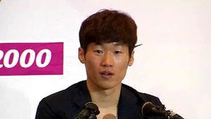 '박지성 축구교실' 운영자금 빼돌린 50대 집행유예