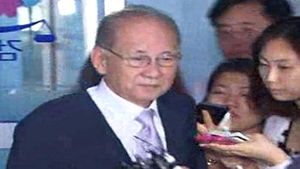 '입학편의 금품수수' 영훈국제중 이사장 구속영장