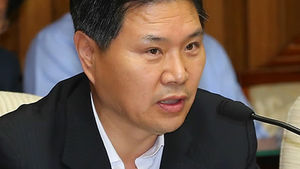 사무총장, '천막당사' 찾아 김한길 대표 예방