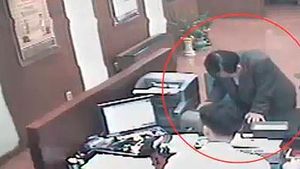 100억 위조수표 사기 주범, 1년 전에도 어음 위조