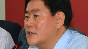최경환 원내대표 "스크린 독점, 영화산업 발전에 장애"
