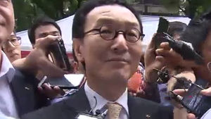 국민은행장 나흘째 출근 못해&hellip;노조위원장 삭발