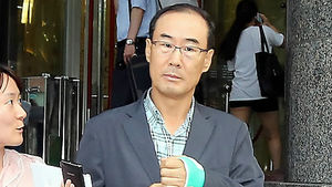 'CJ 로비' 전군표 전국세청장 "검찰서 다 말하겠다"