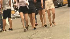 [취재파일] 케이블 채널 속옷 패션쇼, 거리에서 한다면?