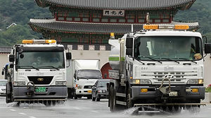 서울시, 33도 이상 폭염 땐 '도로 샤워'
