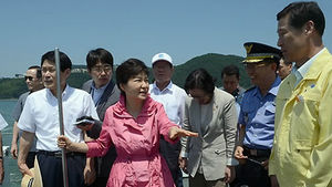 박 대통령 "오죽 답답하면 태풍 바랄 정도"