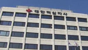 "1000억 빚더미 적십자병원, 25억원 성과급 잔치"