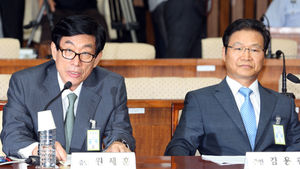 원세훈&middot;김용판, 국조 사상 첫 증인선서 거부