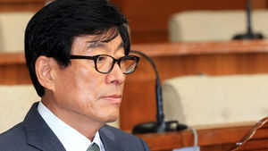 원세훈 "도망 안간다" 재판부에 보석허가 호소