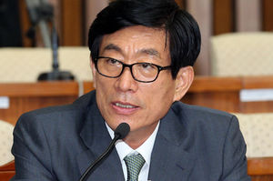 민주, '증인선서 거부' 원세훈&middot;김용판 검찰 고발