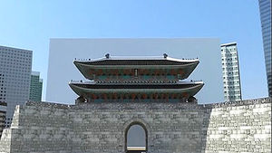 사진작가의 '숭례문 퍼포먼스', 캔버스 무너져 실패