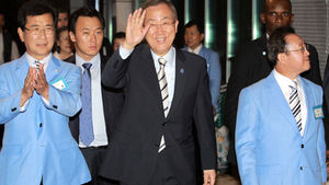 반기문 총장 고향 방문&hellip;"공평&middot;정의 실현위해 노력"