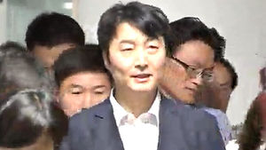 국정원, 이석기 의원 사무실 압수수색 재개