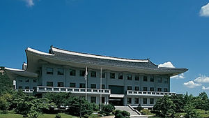 '보수학자 집필' 교학사 역사교과서 검정 통과