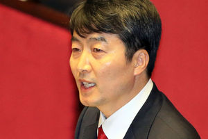 이석기 "국회 내란음모조작 동조, 역사의 과오"