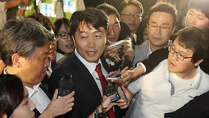 이석기, 담담한 표정 속 구금&hellip;지친 기색 역력