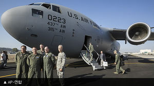 미 공군 주력수송기로 명성날린 C-17, `마지막 납품'