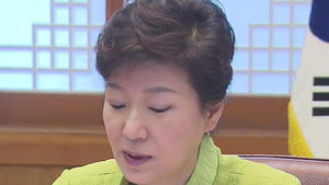 진영 장관 사표 수리&hellip;여야 거친 설전