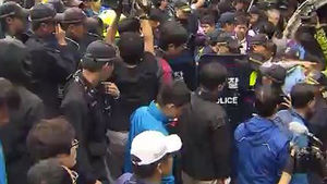 경남 밀양 송전탑 공사 재개&hellip;밤샘 대치 농성