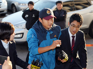 검찰, '폭행 혐의' 프로축구 이천수 기소유예 처분