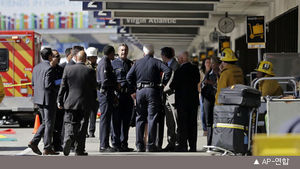 美LA 공항 피격 TSA 직원, 33분간 피흘리며 방치돼