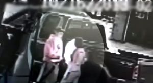 [영상] 라이터로 장난치다가 아내 몸에 불이&hellip;