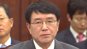 조영곤 지검장 사의&hellip;윤석열 지청장 정직 청구