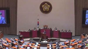 대정부질문 이틀째&hellip;'군 대선개입 의혹' 공방