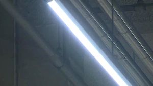 "전기료 부담 줄여라"&hellip;기업도 마트도 비상