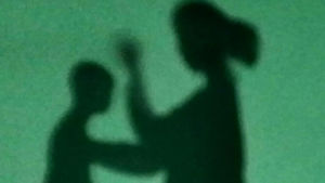 "말 안 듣는다" 아이 때려 숨지게한 계모에 징역 8년