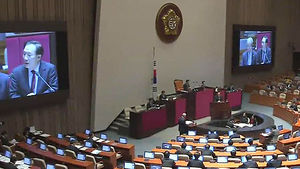 여야, '대선공약 후퇴&middot;대선개입 의혹' 공방
