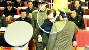 北, '장성택 숙청' 공식 확인&hellip;체포 사진 공개