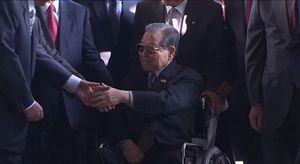 [생생영상] 국회 방문한 김종필 전 총리&hellip;"나라 팔아먹지 않았다"