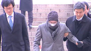 이재현 CJ 회장 기소 5개월 만에 첫 공판 출석